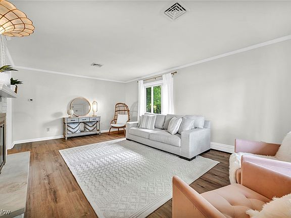 5th image of 5288 Frank Ave NW