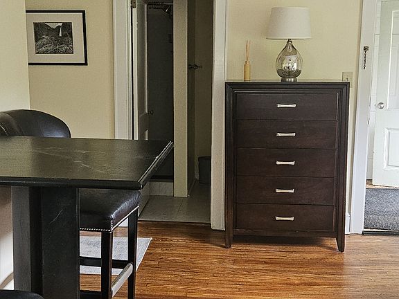 5th image of 667 Jefferson St #5