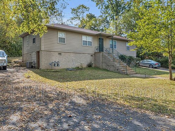 3rd image of 306 Glenwood Cir