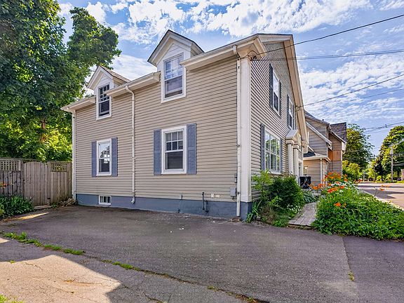 3rd image of 222 Church St