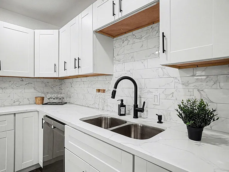716 E Pecan St #722 — Photo 13