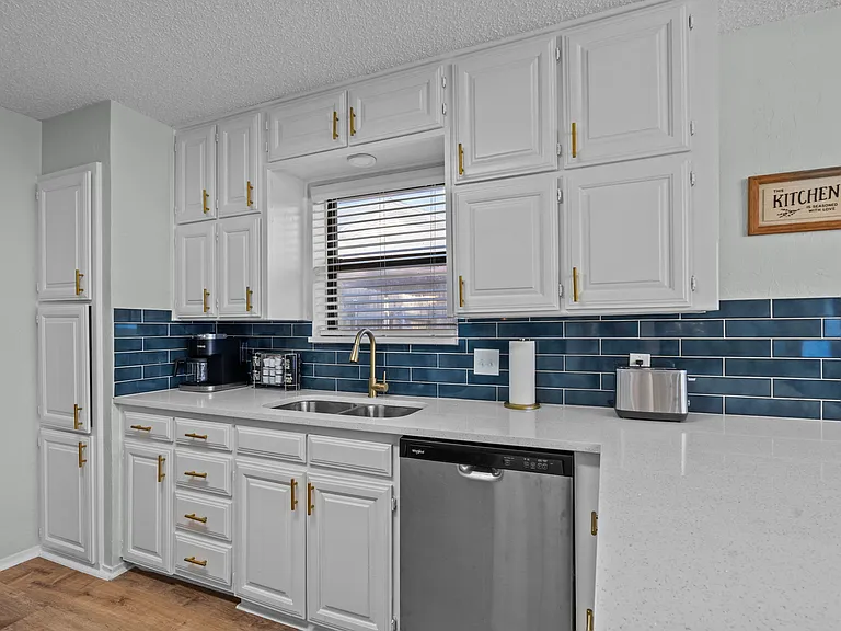 7628 Hunt Dr — Photo 14