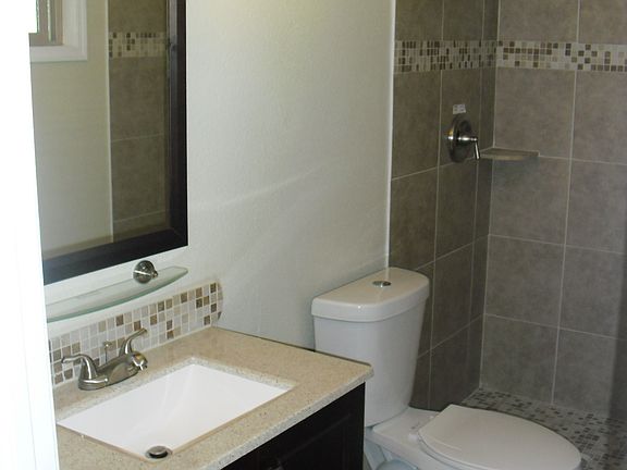 5th image of 2232 E Catalina Ave