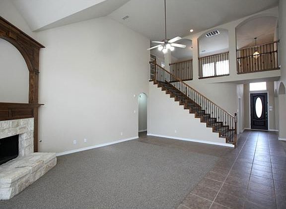 4th image of 636 Memorial Hill Way