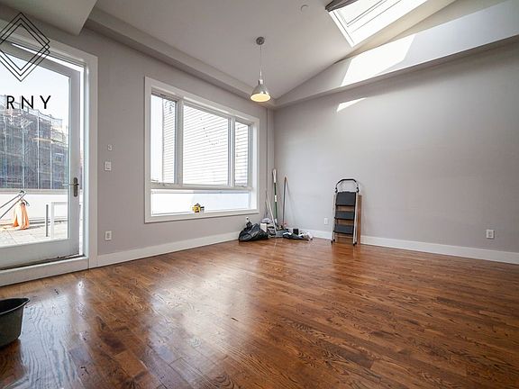 3rd image of 911 Broadway Suite 1