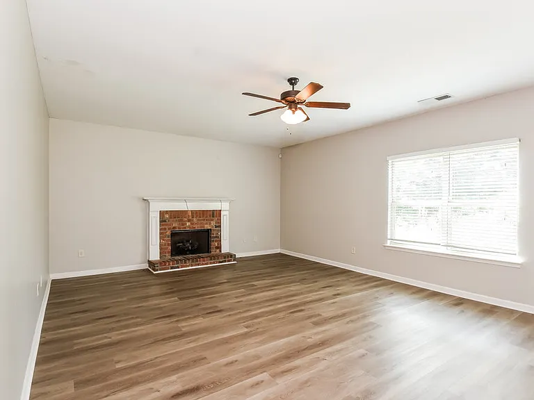 63 Hamilton Blvd NW — Photo 4