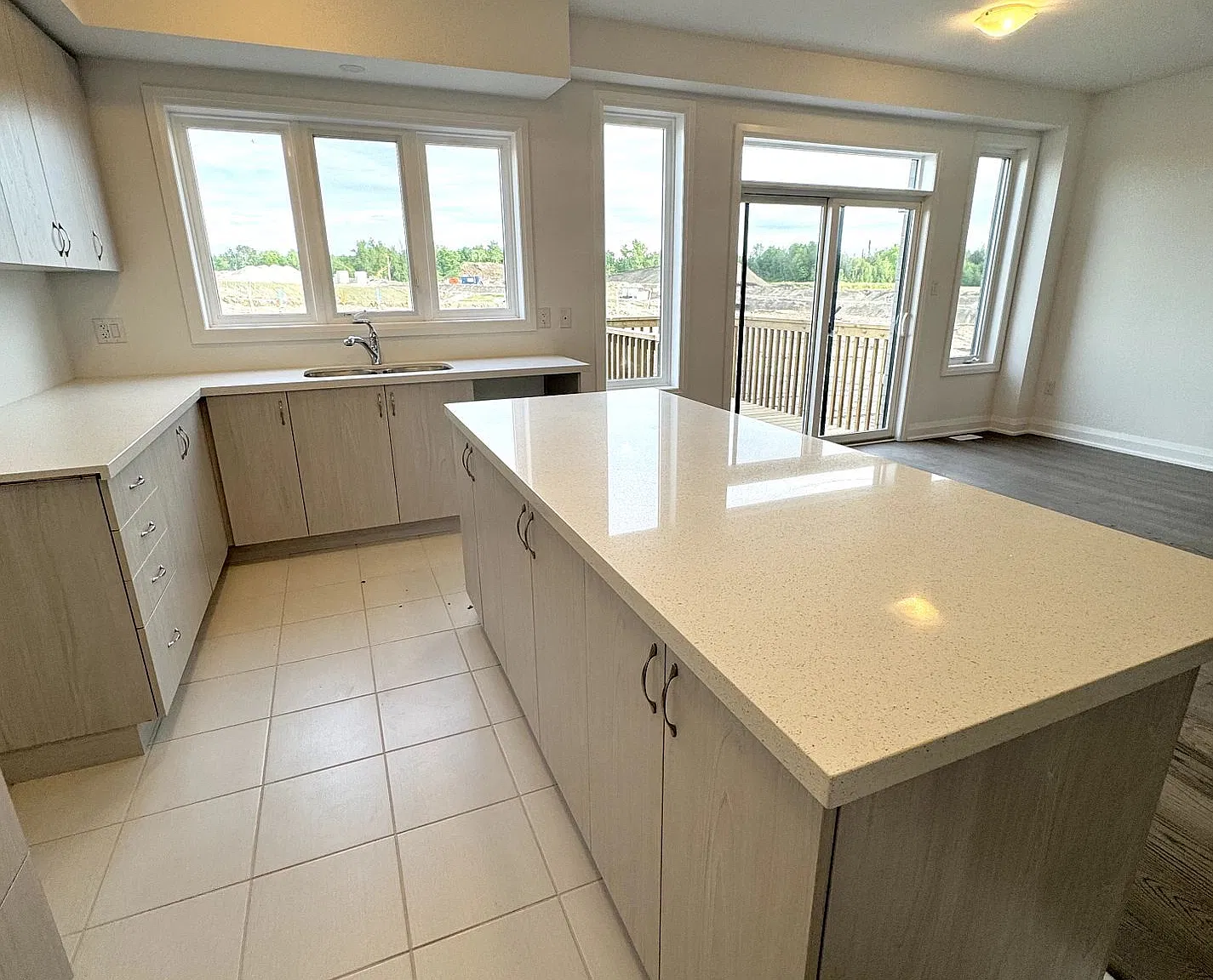 4 bed, $3,000 — Photo 4