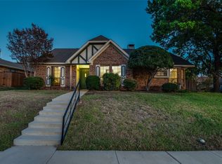 806 Middle Glen Dr, Garland, TX 75043