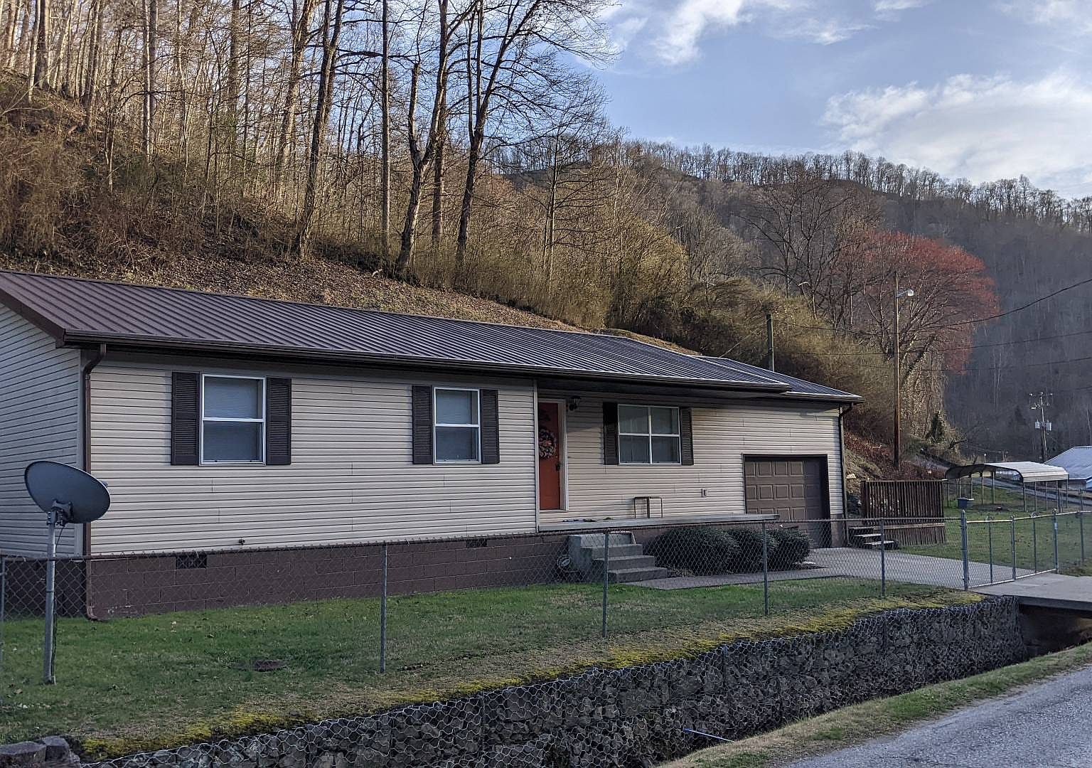 86 Rutherford Holw, Matewan, WV 25678 Zillow