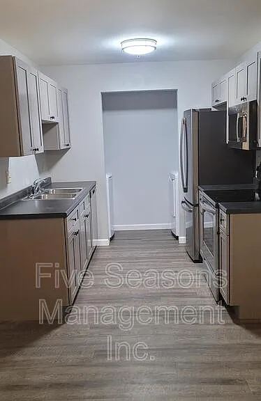 193 Hildred Dr #1 — Photo 3