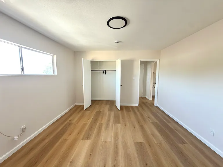 15944 Vermont Ave #18 — Photo 5