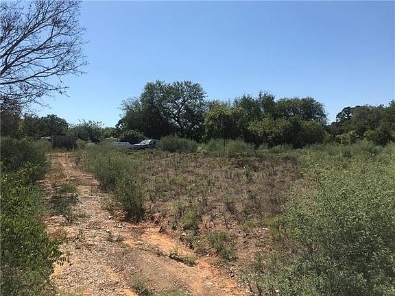 4th image of 1725 Bonner Dr