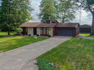634 Laura Ln, Sweetser, IN 46987