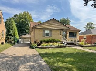 415 N Russel St, Mount Prospect, IL 60056