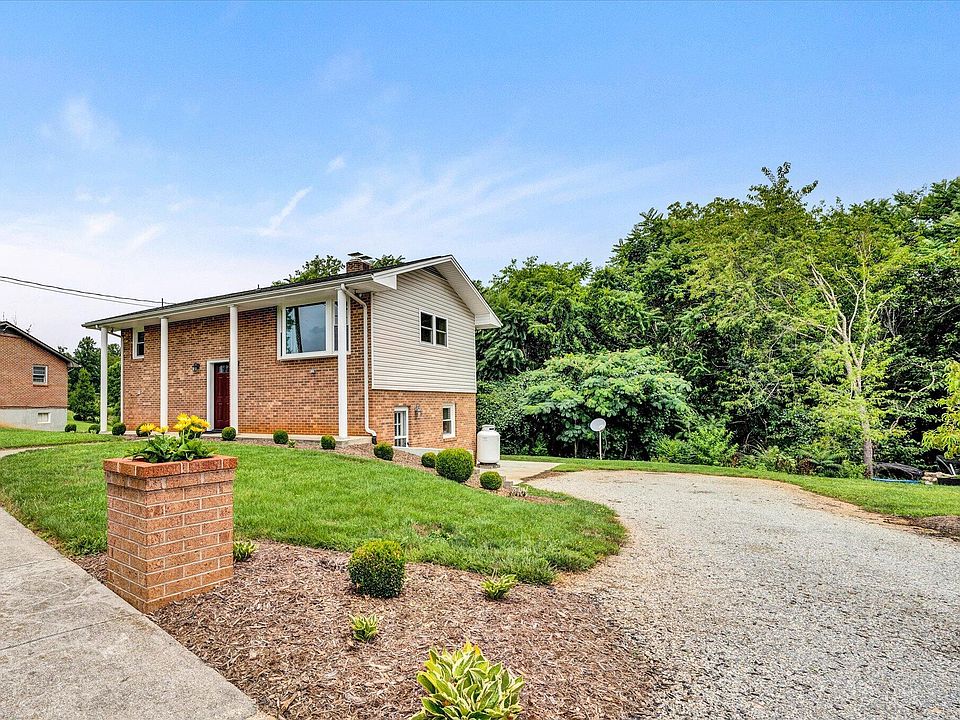1st image of 103 Beverly Hills Cir