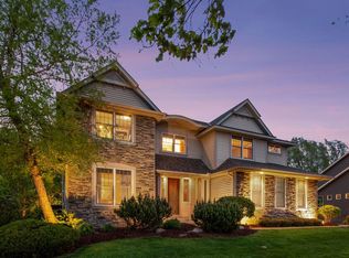 1800 Carriage Dr, Victoria, MN 55386