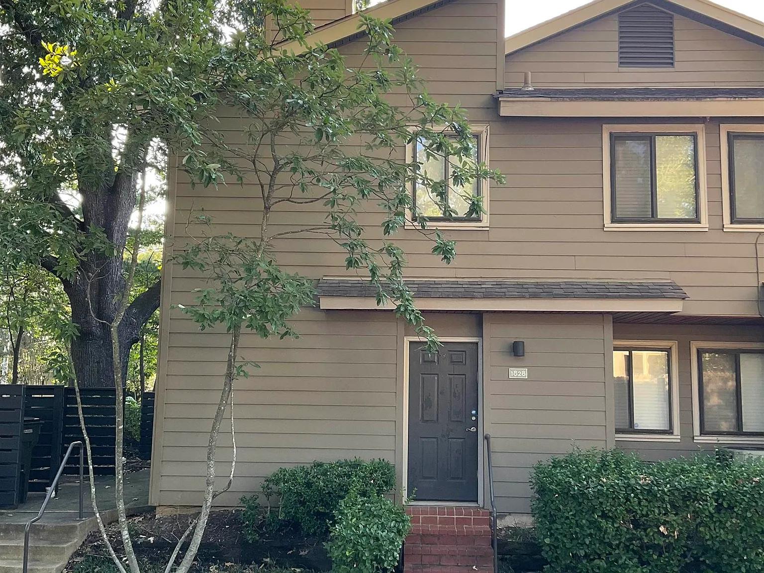 1 bed, 1.5 bath, 978 sqft, $1,500 — Photo 1