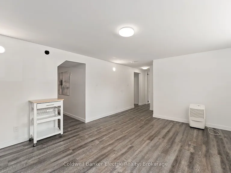 8B Pottinger St — Photo 28