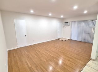 Oxnard Gardens, Van Nuys, CA 91401