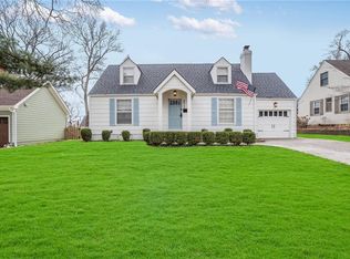4013 W 69th St, Prairie Village, KS 66208