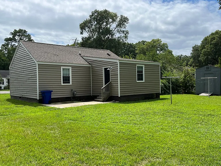 635 Sterling St — Photo 13
