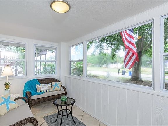 5th image of 606 S Bayview Blvd