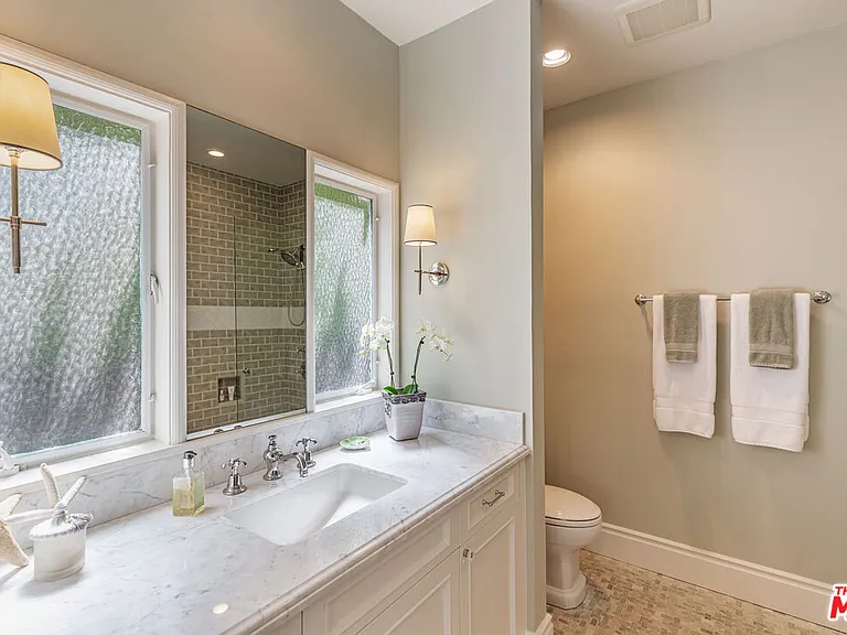 1185 Corsica Dr — Photo 24