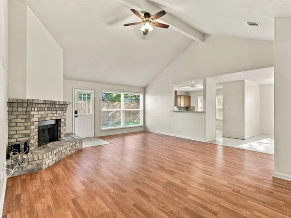 7016 Fall Creek Ct, Watauga, TX 76148