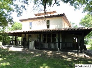 68666 320th St, Clinton, MN 56225