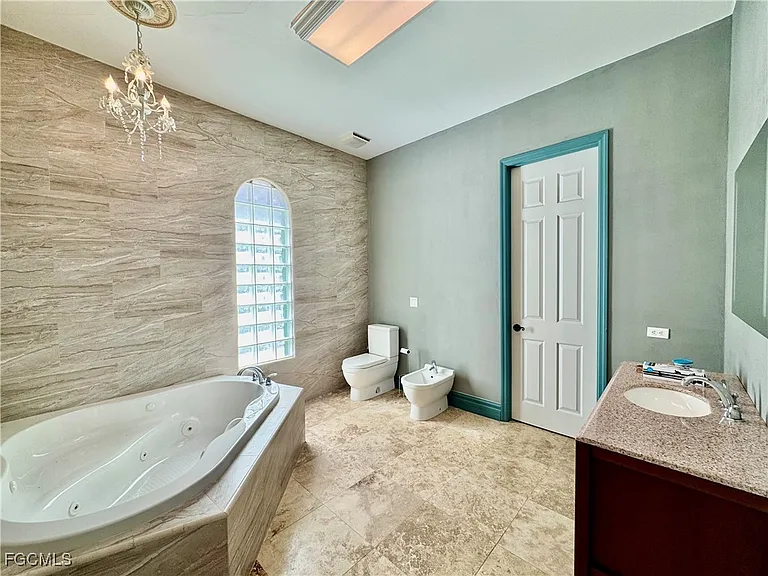 14370 McGregor Blvd — Photo 21