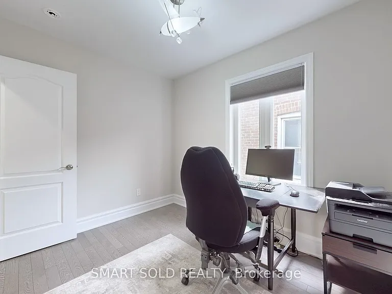 1040 Ossington Ave #MAIN FLR 2ND FLR — Photo 22