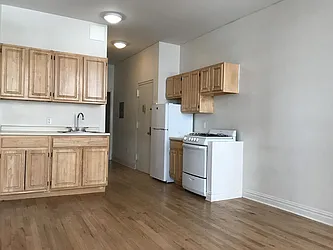 Rented by R New York