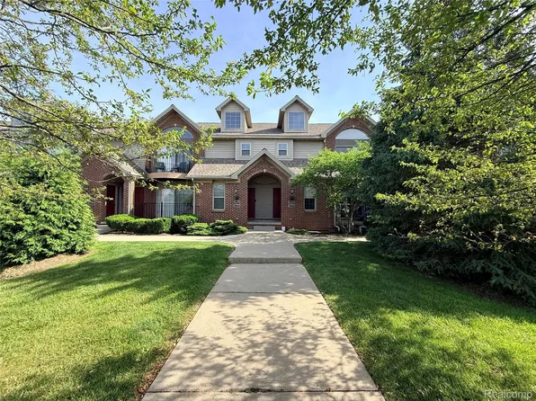 2916 Signature Blvd, Ann Arbor, MI 48103