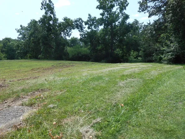 E South St, Albany, MO 64402