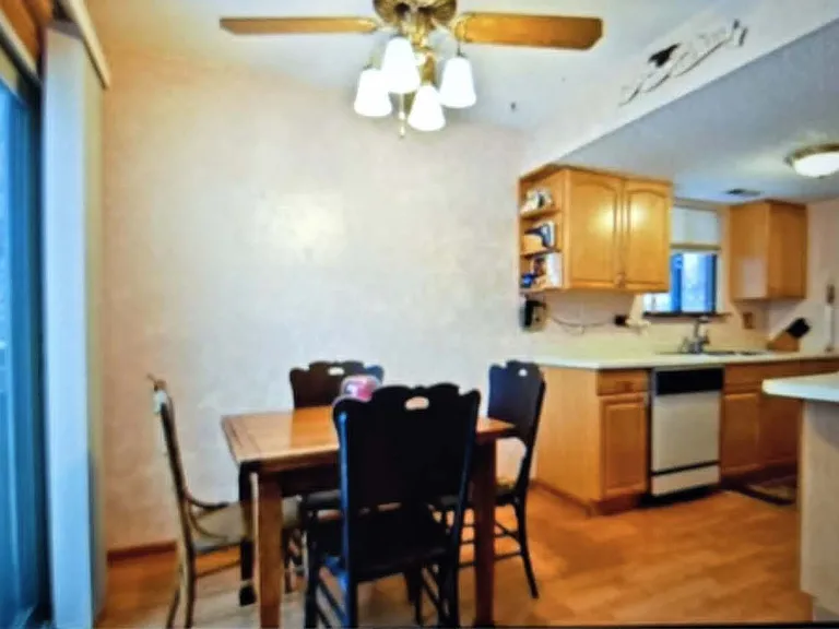 1733 Howe Ln — Photo 5