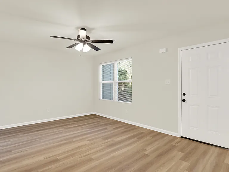 4443 Suncrest Dr — Photo 6