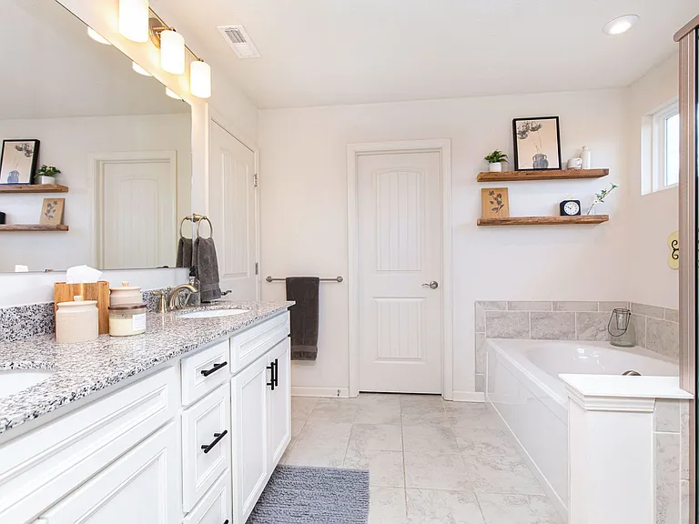 6787 Oakcrest Dr — Photo 25