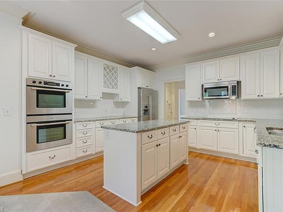 5th image of 400 Cross Vine Ln