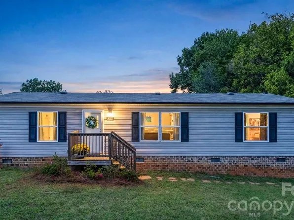 137 Calhoun Rd, Stony Point, NC 28678