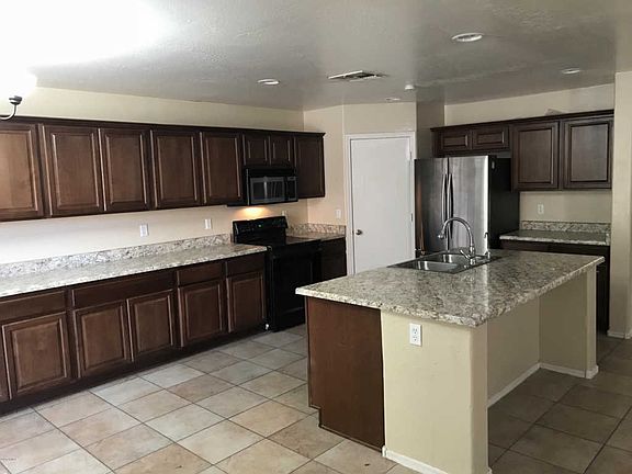 4th image of 15234 N 174th Dr