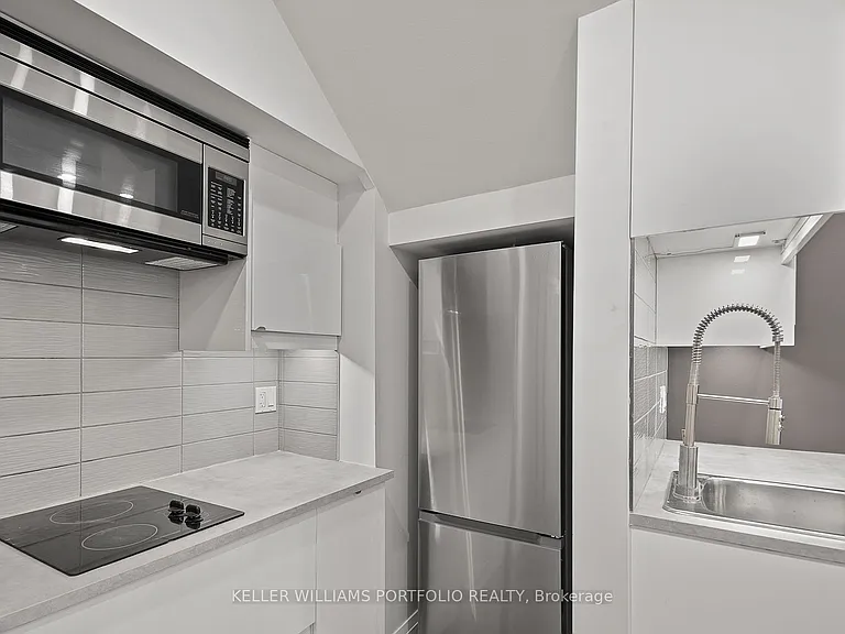 35 Humberside Ave #2 — Photo 19