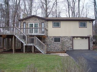 2512 Waterfront Dr, Tobyhanna, PA