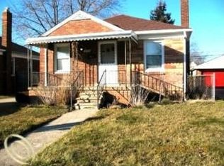 8275 Kaltz St, Center Line, MI 48015