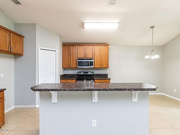 2nd image of 417 Fort Drum Ct