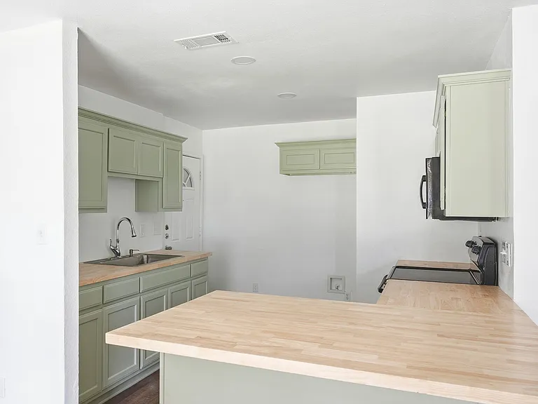 604 S Maxey St — Photo 7