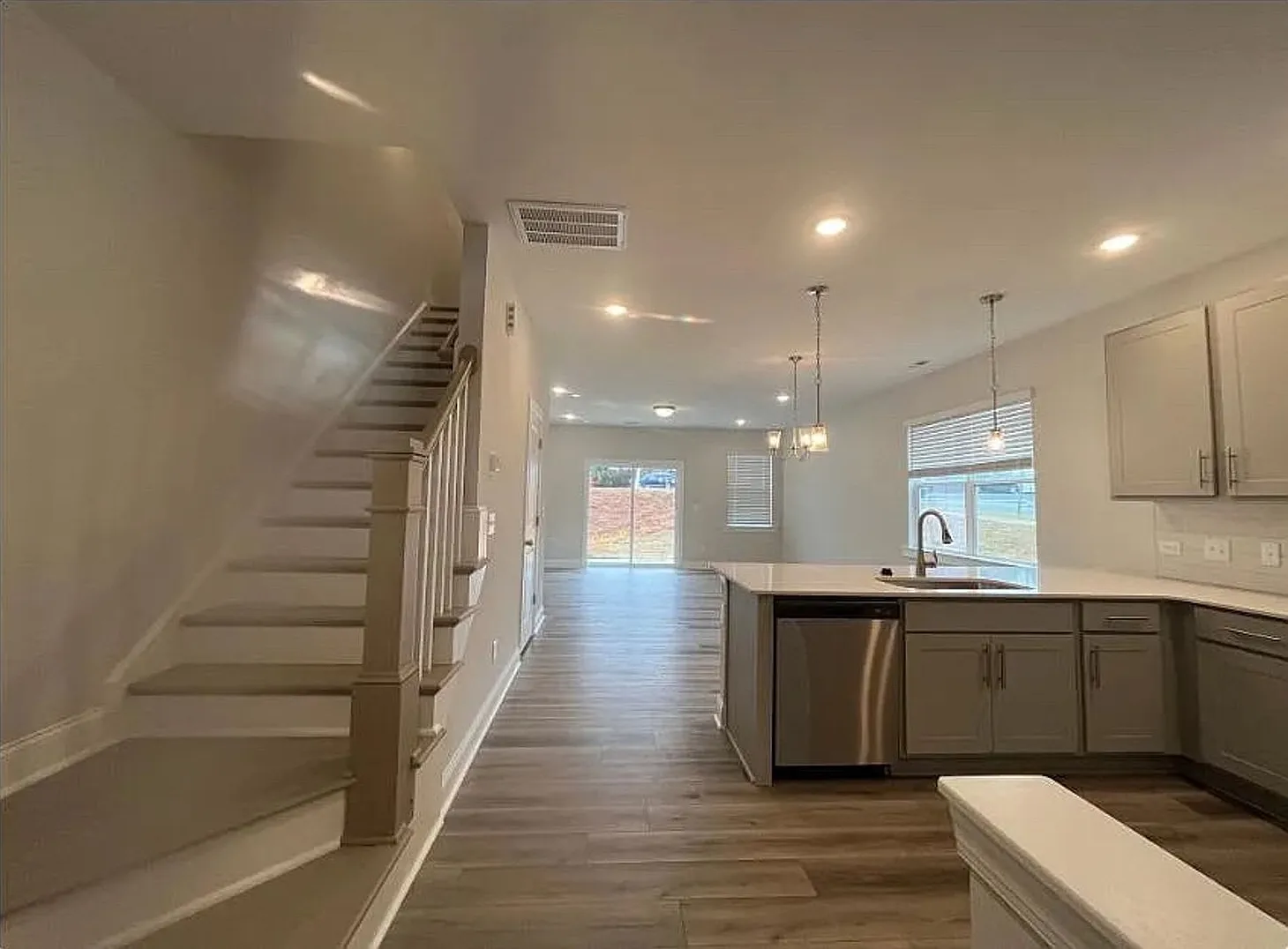 Room in 3 Bedroom Townhome in Apex — Photo 3