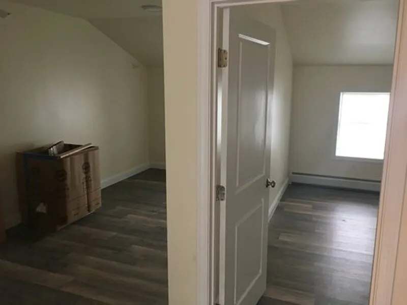 3 bed, 1.0 bath, $3,060 — Photo 3