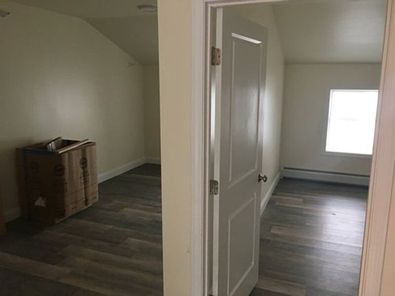 3rd image of 323 College St Unit 12