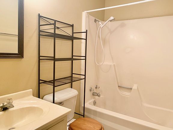 2nd image of 100 E Prospect Ave APT 4