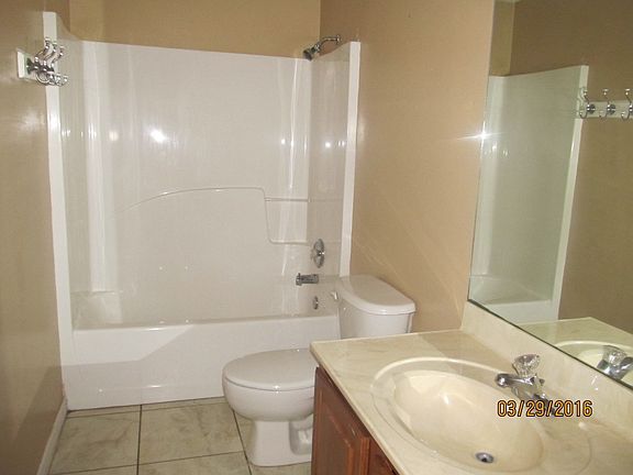 5th image of 743 SE 25th St